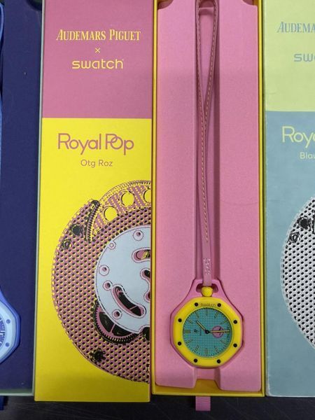 Дизайнерские часы Swatch Royal Pop, 1:1 Карманные цвет Otg Roz 117714 фото