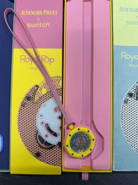 Дизайнерские часы Swatch Royal Pop, 1:1 Карманные цвет Otg Roz 117714 фото