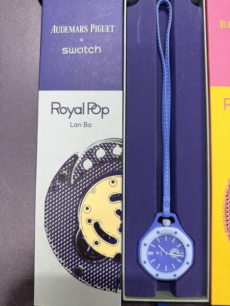 Дизайнерские часы Swatch Royal Pop, 1:1 Карманные цвет Lan Ba 117715 фото