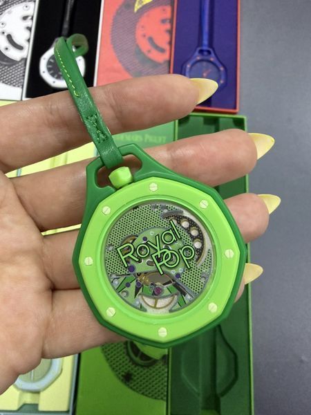 Дизайнерские часы Swatch Royal Pop, 1:1 Карманные цвет Green Eight 117717 фото