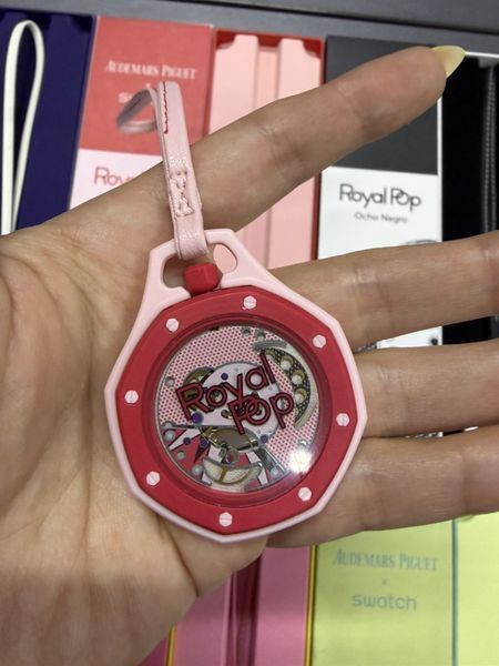 Дизайнерские часы Swatch Royal Pop, 1:1 Карманные цвет Sakura Iro 117720 фото